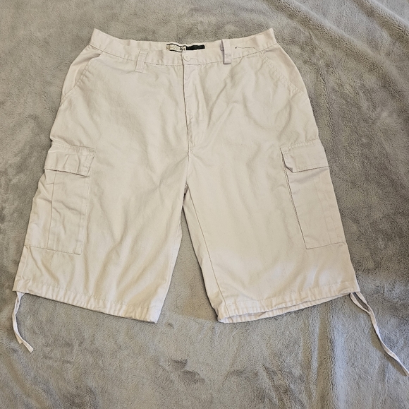 Regal Wear White Shorts - Picture 1 of 4
